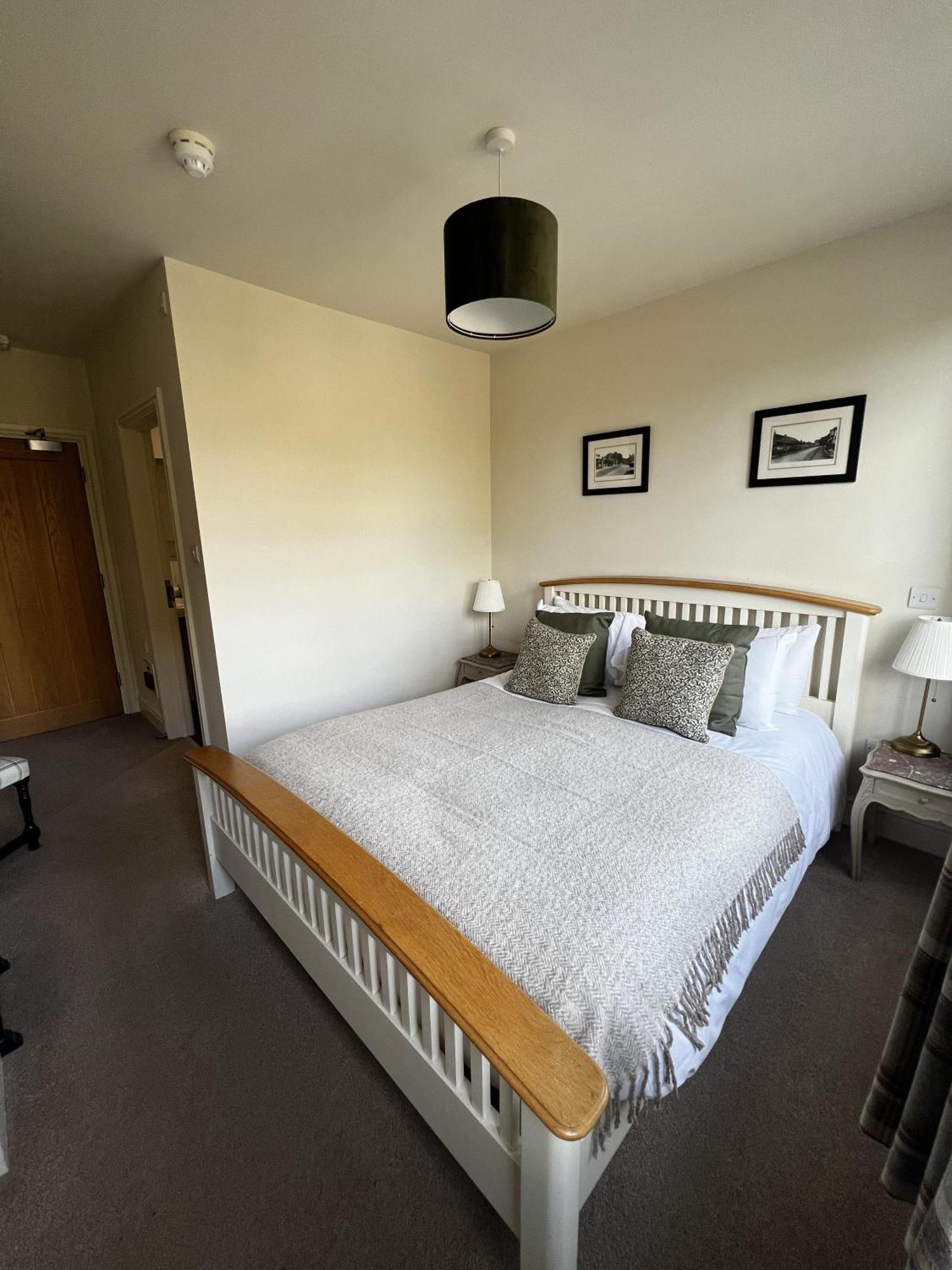 White Hart Bed & Breakfast Alton  Room photo